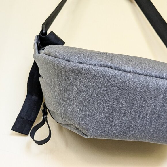 Peak Design 5L everyday sling, ash grey,  NWT - Picture 4 of 6